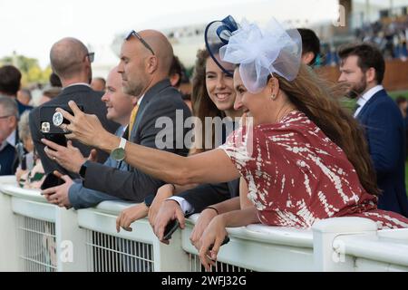 Ascot, Berkshire, Royaume-Uni. 6 octobre 2023. Les coureurs profitent de leur journée à l'hippodrome d'Ascot lors du meeting Autumn Racing Friday. Crédit : Maureen McLean/Alamy Banque D'Images