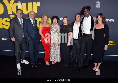 Jeff Garlin, Larry David, Cheryl Hines, Susie Essman, Amy Gravitt, Jeff Schaffer, J. B. Smoove et Laura Streicher BEI der Premiere der 12. Staffel der HBO Serie Curb your Enthusiasm / Lass es, Larry im DGA Theater Complex. Los Angeles, 30.01.2024 *** Jeff Garlin, Larry David, Cheryl Hines, Susie Essman, Amy Gravitt, Jeff Schaffer, J B Smoove et Laura Streicher lors de la première de la saison 12 de la série HBO Curb Your Enthusiasm Let IT Go, Larry au DGA Theater Complex Los Angeles, 30 01 2024 Foto:xD.xStarbuckx/xFuturexImagex larry 4167 Banque D'Images