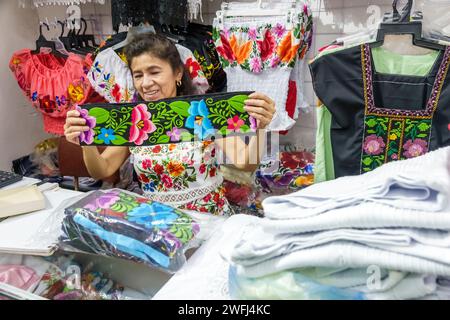 Merida Mexique, centro historico quartier historique central, Calle 56A, magasins d'affaires magasins d'affaires marchands marchands marché marché marché marché, vendre Banque D'Images