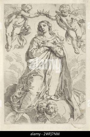 Kroning Van Maria Op Maansikkel, Simone Cantarini, 1622 - 1648 print Maria se dresse sur un croissant de lune et est couronnée par deux putti. Sous ses trois chérubins. Italie papier gravure Madonna sur le croissant de lune (parfois appelé Reine du ciel) (en mandorla). Couronnement de Marie par un ou plusieurs anges Banque D'Images