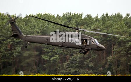 Les hélicoptères Sikorsky UH-60M Black Hawk de l'armée AMÉRICAINE décollent. États-Unis - 22 juin 2018 Banque D'Images