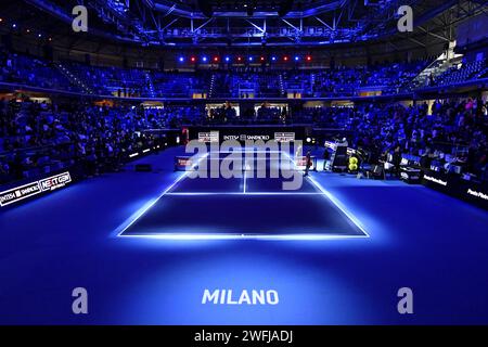 Vue panoramique sur un court de tennis bleu à l'Allianz Cloud Arena de Milan Banque D'Images