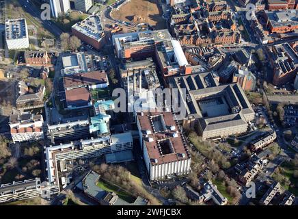 Vue aérienne de Leeds General Infirmary, LGI, dans le centre-ville de Leeds Banque D'Images