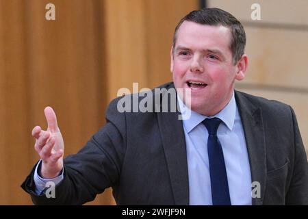 Édimbourg Écosse, Royaume-Uni 31 janvier 2024 Douglas Ross MSP prend la parole au Parlement écossais lors du débat du Parti conservateur et unioniste écossais sur les révélations de l’enquête britannique sur la Covid-19. crédit sst/alamy live news Banque D'Images
