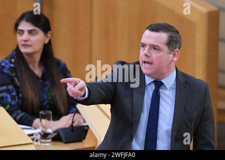 Édimbourg Écosse, Royaume-Uni 31 janvier 2024 Douglas Ross MSP prend la parole au Parlement écossais lors du débat du Parti conservateur et unioniste écossais sur les révélations de l’enquête britannique sur la Covid-19. crédit sst/alamy live news Banque D'Images