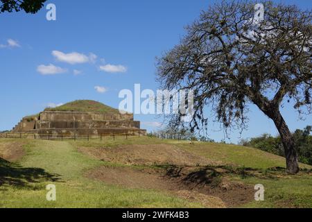 Parc archéologique de San André, l'un des plus grands centres pré-hispaniques du Salvador, en Amérique centrale Banque D'Images