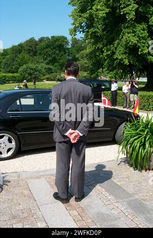 18 juin 2002-le Premier ministre danois Anders Fogh Rasmussen accueille le Premier ministre espagnol Jose Maria Aznar à Marienborg Lyngby, après le discours le Premier ministre tient une conférence de presse conjointe à Marienborg, Lyngby Danemark Banque D'Images