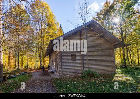 Ettal : Hundinghütte (Hut de Hunding) dans le château Linderhof, couleurs d'automne à Oberbayern, Garmisch-Partenkirchen, haute-Bavière, Bayern, Bavière, Banque D'Images