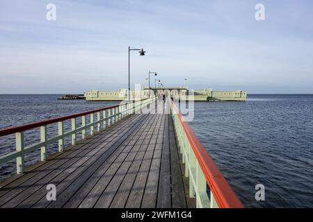 MALMO, SUÈDE - 26 OCTOBRE 2014 : Old Malmo Ribersborgs Kallbadhuset bâtiment de 1898 ans, long quai Banque D'Images