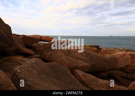 L'île de Renote est une île appartenant à la commune française de Trégastel, dans le département des Côtes-d'Armor, en Bretagne. Banque D'Images