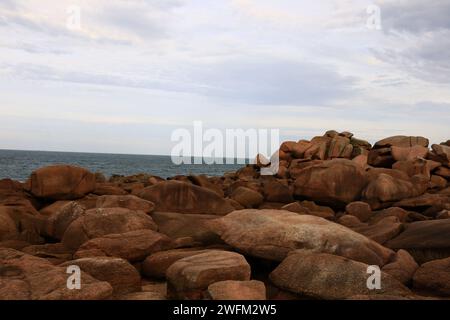 L'île de Renote est une île appartenant à la commune française de Trégastel, dans le département des Côtes-d'Armor, en Bretagne. Banque D'Images