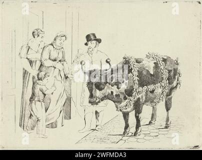 Vache décorée, Anna Kobell, 1805 - 1847 impression dans la porte, deux femmes et un enfant regardent un homme qui se tient dans la rue avec une vache décorée. La vache a des boules sur ses cornes, des arcs autour de sa queue et un harnais de fleurs. L'homme porte un chapeau haut de gamme et a un verre à vin dans la main droite. vache de gravure de papier. enfant. verre de vin Banque D'Images