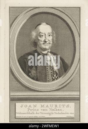 Portrait de Johan Maurits, comte de Nassau -Siegen, 1749 - 1759 tirage Portrait de Johan Maurits dans un ovale. Dans un cadre se trouvent le nom et les titres. Gravure sur papier Amsterdam Banque D'Images