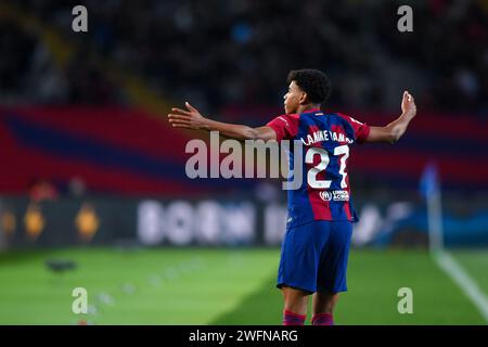 Barcelone, ESP. 31 janvier 2024. FC BARCELONE vs CA OSASUNA 31 janvier 2024 Lamine Yamal (27) du FC Barcelone réagit lors du match entre le FC Barcelone et CA Osasuna correspondant à la vingt jours de la Liga EA Sports à l'Olimpic Stadium Lluis Companys de Montjuïc à Barcelone, Espagne. Crédit : Rosdemora/Alamy Live News Banque D'Images