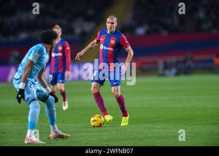 Barcelone, ESP. 31 janvier 2024. FC BARCELONE vs CA OSASUNA 31 janvier 2024 Oriol Romeu (18 ) du FC Barcelone lors du match entre le FC Barcelone et CA Osasuna correspondant à la vingt jours de la Liga EA Sports à l'Olimpic Stadium Lluis Companys de Montjuïc à Barcelone, Espagne. Crédit : Rosdemora/Alamy Live News Banque D'Images