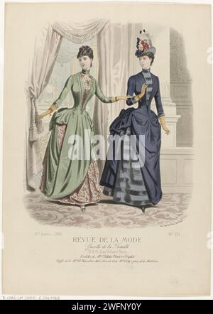 Revue de mode, Family gazette, dimanche 10 octobre 1886, 15e année, no 771 : toilettes de Mme Pelletier-Vidal (...), A. Chaillot, d'après E. Cheffer, 1886 deux femmes dans un intérieur. A gauche : 'toilette' par crêpe de laine verte et côté 'Brochée couleur' sur un rose 'transparent'. Sous jupe de soie rose exagérée avec côté brochure. A droite : 'toilette' en laine unie grise et tissu rayé, 'sicilienne' et 'peluche'. Chapeau haut avec bord droit et décoré de plumes. Selon la légende : 'WCs' de Pelletier-Vidal. Ci-dessous une règle de texte publicitaire pour différents produits. Imprimer à partir du Fashi Banque D'Images