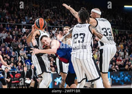 Barcelone, Espagne. 31 janvier 2024. Jan Vesely (C) du F.C Barcelone vu en action lors du match de la saison régulière 24 de Turkish Airlines Euroleague entre Barcelone et Virtus Bologne au Palau Blaugrana. Score final ; Barcelone 84:57 Virtus Bologne. Crédit : SOPA Images Limited/Alamy Live News Banque D'Images