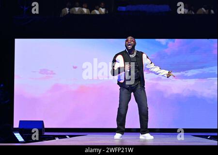 Paris, France. 31 janvier 2024. Davido se produit à l'Accor Arena de Paris, France, le 31 janvier 2024. Photo de Christophe Meng/ABACAPRESS.COM crédit : Abaca Press/Alamy Live News Banque D'Images