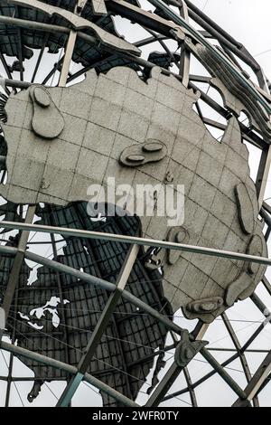 Photo verticale de l'Australie dans l'unisphere du célèbre Flushing Meadows-Corona Park dans le Queens Borough de New York (États-Unis). Banque D'Images