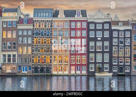 Amsterdam canal hous Banque D'Images