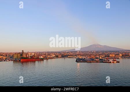 Vue matinale de Catane et de l'Etna, Sicile Banque D'Images