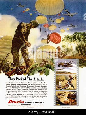 « Ils ont emballé l’attaque… » Une affiche de propagande américaine vintage de la Seconde Guerre mondiale, avec une illustration de parachutistes tombant du ciel avec des parachutes. Le fond est un ciel bleu avec des nuages et un paysage vert en dessous. Le style rappelle l'époque, avec des couleurs audacieuses et une action dramatique. - Publicité américaine (États-Unis), époque de la Seconde Guerre mondiale Banque D'Images