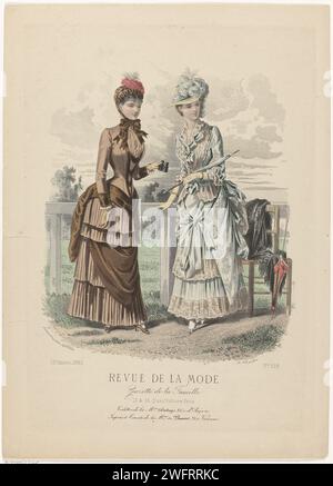 Revue de mode, Family gazette, dimanche 17 juin 1883, 12e année, non 598 : toilettes de M.ON DUBOYS (...), A. Chaillot, 1883 deux femmes à un hippodrome, en robes de la Maison Duboys. À gauche : beige 'toilette'. Jupe avec volants ridés. A droite : Robe de satin bleu, brodée 'crêpe de Chine' et broderie. Fichu van broderie décoré d'arcs. Légende avec une ligne de texte publicitaire pour différents produits. Tirage du magazine de mode Revue de la mode (1872-1913). Description détaillée des vêtements à la page 188 'planche coloriée'. Assiettes de mode gravure papier Paris. robe, robe (+ femmes Banque D'Images