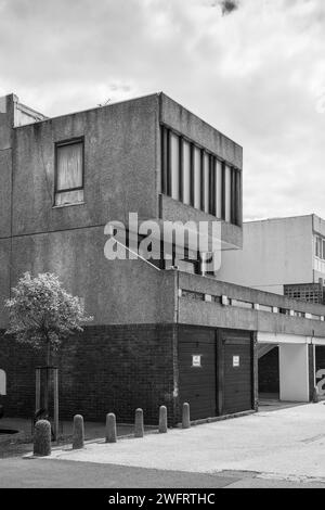 Wolvercote Road, Thamesmead, South East London SE2 logement brutaliste construit en 1967 et actuellement en cours de réaménagement par Peabody. Banque D'Images