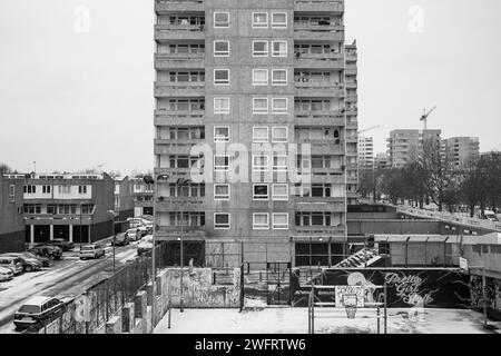 Radley House High Rise, une partie du brutaliste Lesnes Estate à Thamesmead SE2 construit en 1967 et doit être démoli et réaménagé. Banque D'Images