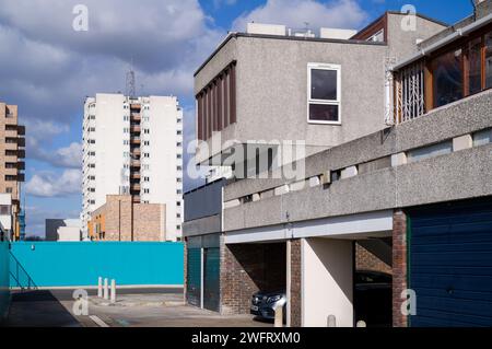 Wolvercote Road maisonnette, partie du brutaliste Lesnes Estate à Thamesmead SE2 construit en 1967 et doit être démoli et réaménagé. Banque D'Images