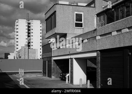 Wolvercote Road maisonnette, partie du brutaliste Lesnes Estate à Thamesmead SE2 construit en 1967 et doit être démoli et réaménagé. Banque D'Images