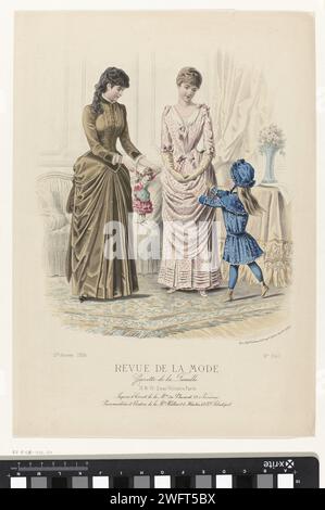 Revue de mode, Family gazette, dimanche 6 avril 1884, 13e année, non 640 : jupons & corsets (...), Anonyme, 1884 deux femmes et une fille dans un intérieur, une femme a une poupée dans les mains. À gauche : robe beige sur laquelle voile Uni assorti. Milieu : robe rose 'gaze de soie', mousseline rose ou voile avec petits points sur soie rose. Frappant sur le corps, les épaules et au bas des manches. Gants longs en daim léger. A droite : Robe de ciel -bleu batist parsemée de marguerites de broderie écureuse, adaptée à un enfant de 2 à 6 ans. Vêtements pour enfants de English Warehouse. UDEN Banque D'Images