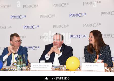 Josef Rohrer Muenchen Narrisch Clemens Baumgaertner Wirtschaftsreferent Kristina Frank Kommunalreferentin Muenchen 01.02.2024 Pressolib Muenchen -Strassen-Fasching -Praisentation Muenchen *** Josef Rohrer Muenchen Narrisch Clemens Baumgaertner Economiste Kristina Frank Fasching Municipal Officer Muenchen 01 02 2024 Presentation Muenchen Muenchen Muenching Presentation Banque D'Images