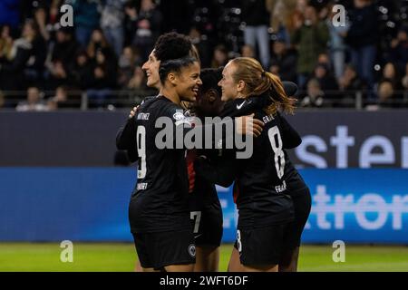 Shekiera Martinez (Eintracht Frankfurt, 9), Lisanne Gräwe (Eintracht Frankfurt, 8) ; UEFA Womens Championsleague - Game Eintracht Frankfurt contre le FC Banque D'Images