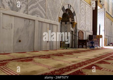 Vue intérieure du Dôme de la Mosquée du Rocher à Jérusalem. Mihrab de la mosquée Aqsa Banque D'Images