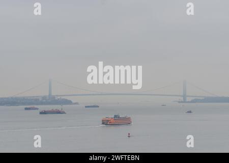 Le pont Verrazano reliant Brooklyn et Statten Island à New York. Date de la photo : Vendredi 26 janvier 2024. Photo : Richard Gray/Alamy Banque D'Images