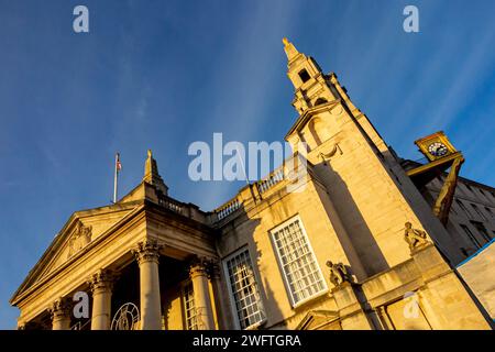 Leeds Civic Hall West Yorkshire Angleterre Royaume-Uni construit en 1933 conçu par E Vincent Harris dans un style art déco classique avec pierre de Portland, grade II classé. Banque D'Images