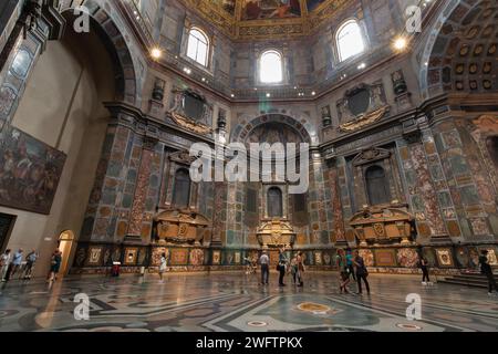 Intérieur de la chapelle des Princes, les chapelles Médicis sont le dernier cimetière de la famille Médicis, Florence, Italie Banque D'Images