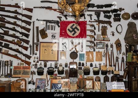 Musée de la guerre dans le village de montagne d'Askifou, Crète, Grèce Banque D'Images