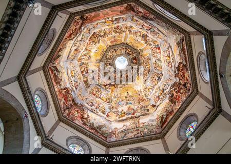 Les fresques du jugement dernier peintes à l'intérieur du Dôme à l'intérieur de la cathédrale de Florence, le Duomo, Florence, Italie Banque D'Images