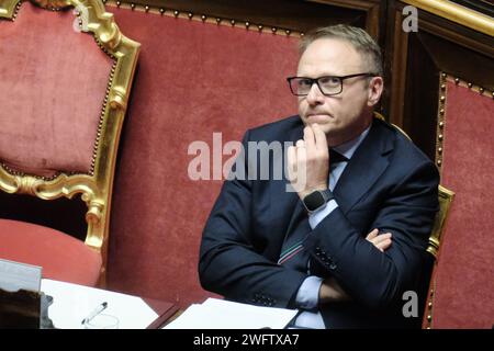 Roma, Italie. 01 février 2024. Foto Mauro Scrobogna/LaPresse01-02-2024 Roma (Italia) Politica - Senato, interrogazioni a risposta immediata - Nella foto : il Ministro dell'agricoltura Francesco Lollobrigida durante il heure des questions février 01, Rome (Italie) politique - Sénat, questions avec réponse immédiate - dans la photo : Ministre de l'agriculture Francesco Lollobrigida pendant l'heure des questions crédit: LaPresse/Alamy Live News Banque D'Images