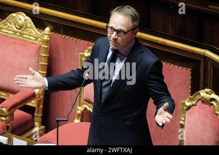 Roma, Italie. 01 février 2024. Foto Mauro Scrobogna/LaPresse01-02-2024 Roma (Italia) Politica - Senato, interrogazioni a risposta immediata - Nella foto : il Ministro dell'agricoltura Francesco Lollobrigida durante il heure des questions février 01, Rome (Italie) politique - Sénat, questions avec réponse immédiate - dans la photo : Ministre de l'agriculture Francesco Lollobrigida pendant l'heure des questions crédit: LaPresse/Alamy Live News Banque D'Images