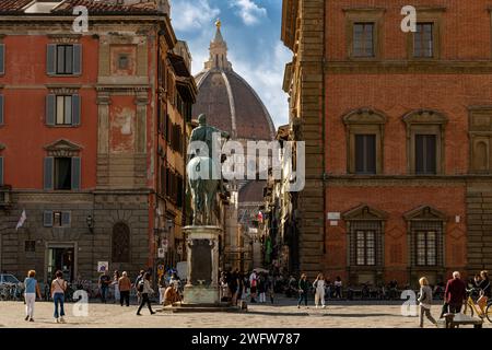 Le Duomo de Florence vu de la Piazza della Santissima Annunziata , une place à Florence , Italie Banque D'Images