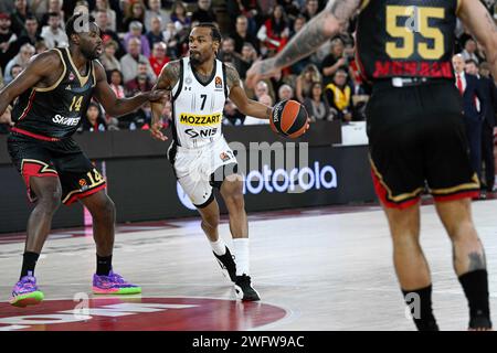 Monaco, Monaco. 31 janvier 2024. Le joueur de Belgrade #7 Kevin Punter et les joueurs de Monaco #14 MAM Jaiteh et 55 Mike James sont vus en action lors du match de Basketball Turkish Airlines Euroleague entre L'AS Monaco et le KK Partizan Belgrade dans la salle Gaston Medecin à Monaco le 31 janvier 2024. Photo de Laurent Coust/ABACAPRESS.COM crédit : Abaca Press/Alamy Live News Banque D'Images