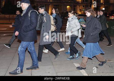 Londres, Royaume-Uni. 01 février 2024. GRETA Thunberg, activiste écologiste, fait une déclaration à la presse après le premier d'un procès probable de deux jours à Westminster magistrates court. Le militant a été arrêté alors qu'il manifestait à Londonen octobre 2023. Crédit : Imageplotter/Alamy Live News Banque D'Images