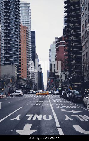 rue dans le centre-ville de Manhattan à New York, États-Unis, le 18 février 2020 Banque D'Images