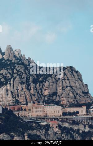 Vue panoramique du monastère de Montserrat en Catalogne en Espagne le 12 avril 2022 Banque D'Images