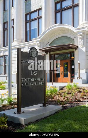 Salem, OREGON, États-Unis - 11 juin 2023 ; Signez devant la Cour suprême et la Cour d'appel de l'Oregon et l'entrée de la bibliothèque de droit Banque D'Images