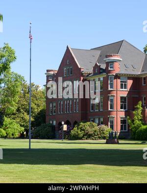 Salem, OR, États-Unis - 11 juin 2023 ; bâtiment Eaton Hall à l'Université Willamette dans le centre-ville de Salem Oregon Banque D'Images