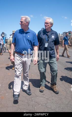 Dr 4724, septembre 2,2023, Lahaina, Maui, HI : Kevin McCarthy, président de la Chambre, et Noel Boxer, FEMA Affaires extérieures, parcourent des parties du quartier de Lahaina détruites par des incendies de forêt. Patsy Lynch/FEMA, Banque D'Images